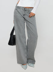 Ellanor Low Rise Straight Leg Jean Washed Grey